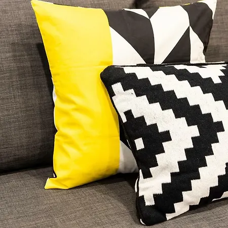 Apartment Bnbholder Black & Yellow Design Sol