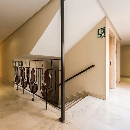 Super View Plaza Mayor Apartment *