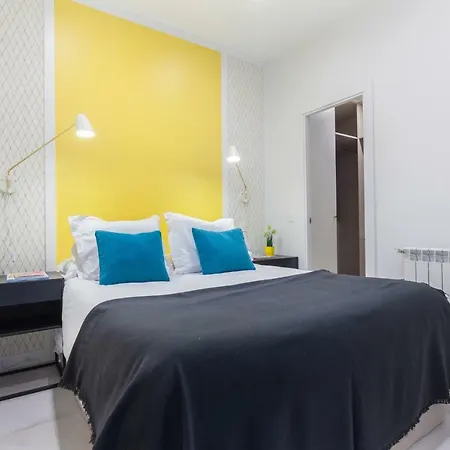 Friendly Patio Apartment Madrid