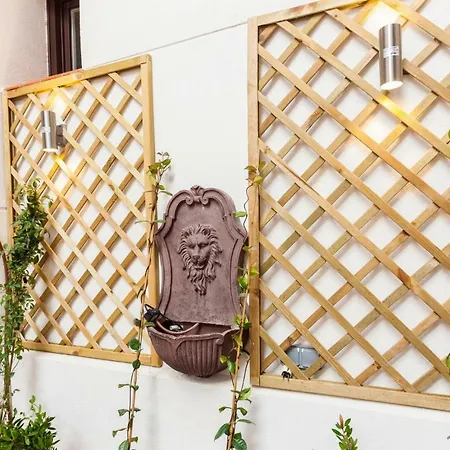 Friendly Patio Apartment *