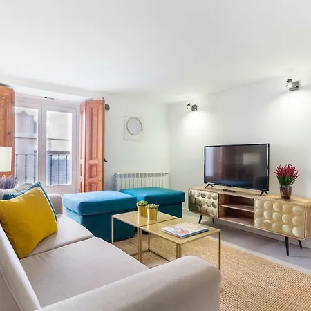 Friendly Patio Apartment Madrid