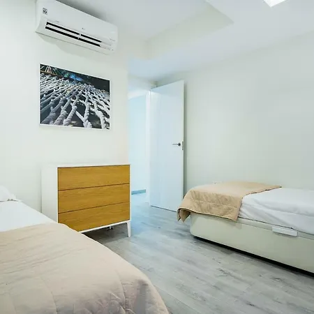 Exclusive Quietness In The Heart Of With Public Parking, Breakfast, 2 Bathrooms Apartment Madrid