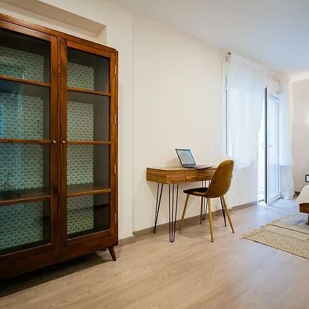 Exclusive Quietness In The Heart Of With Public Parking, Breakfast, 2 Bathrooms *