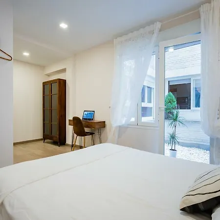 Апартаменты Exclusive Quietness In The Heart Of With Public Parking, Breakfast, 2 Bathrooms