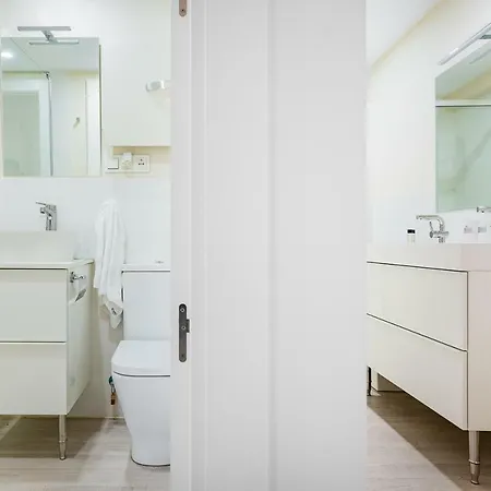Exclusive Quietness In The Heart Of With Public Parking, Breakfast, 2 Bathrooms Apartment Madrid