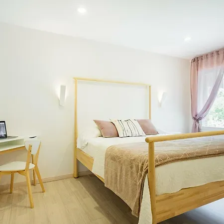 Exclusive Quietness In The Heart Of With Public Parking, Breakfast, 2 Bathrooms *