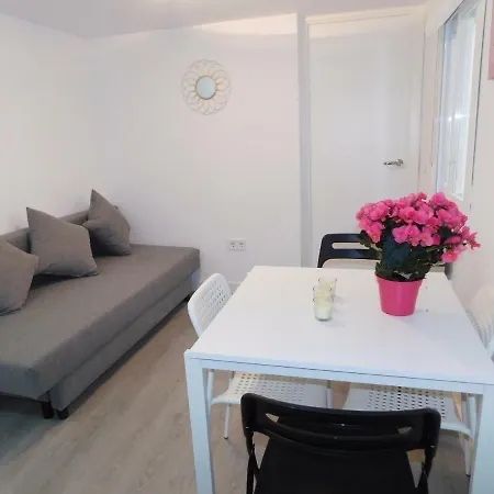 Apartamento Mediodia Grande Apartment Madrid
