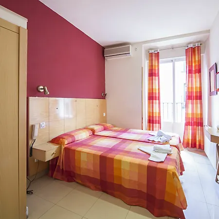 Inter Plaza Mayor Auto Check In Guest house