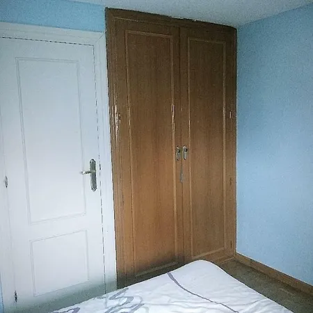 Double In Plaza Eliptica Metro Station Homestay *