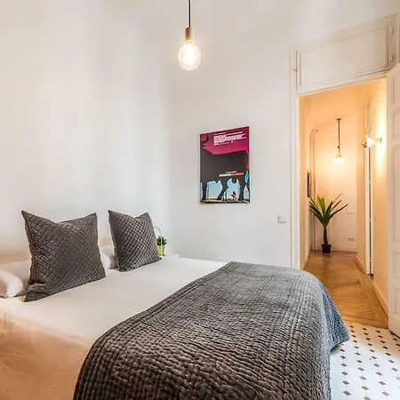 5 Gran Via Deluxe Apartamento *