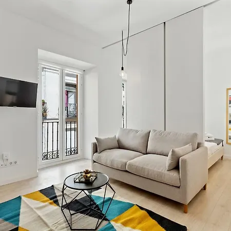 Modern 1 Bedroom Near Lavapies Apartment