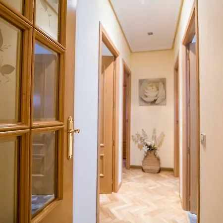 & Private Terrace Wifi + Aircon * Madrid