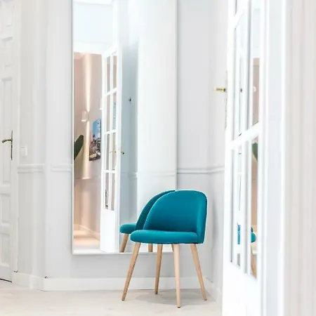 Penthouse Deluxe Granvia, By Monaro *