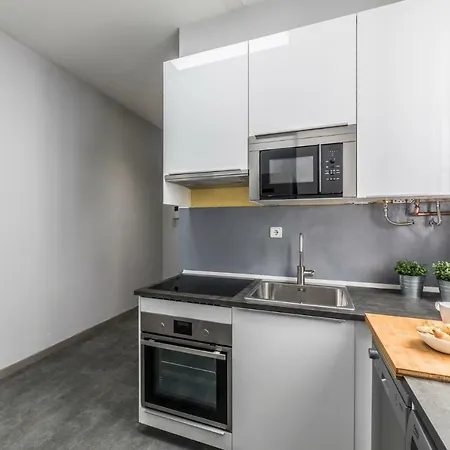 Penthouse Deluxe Granvia, By Monaro