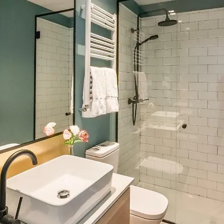 Comfort & Style In Madrid!!! 3bd 2bth+terrace Apartment