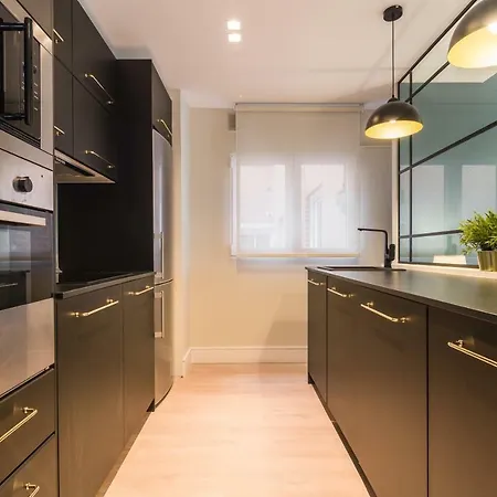 Comfort & Style In Madrid!!! 3bd 2bth+terrace Apartment *