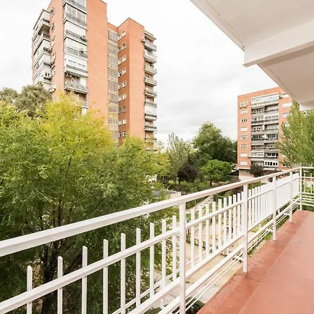 Ifema-airport Apartment *
