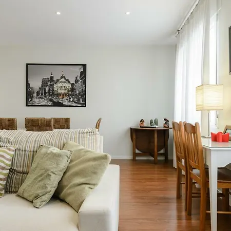 Charming Retiro Apartment *