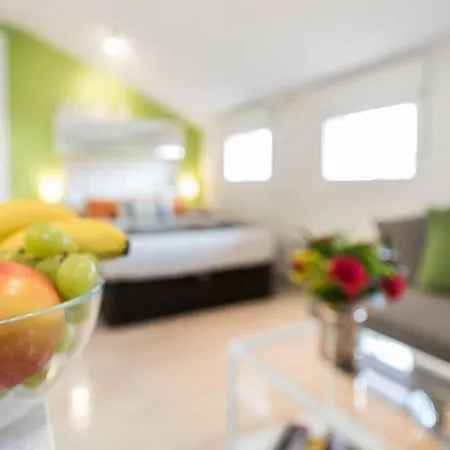 Apartamento ático En Calle Cabestreros - Lavapies/la Latina Madrid