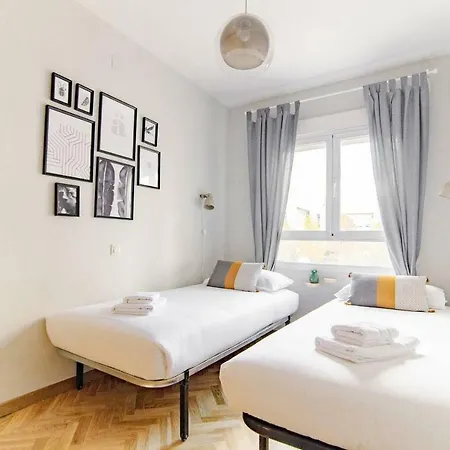Apartment Bright Flat Parking/wanda Metropolitano/ Airport Madrid