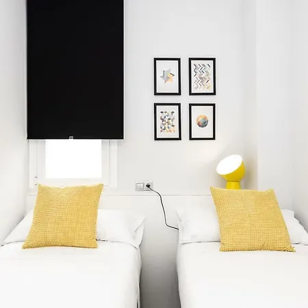 Bnbholder Black & Yellow Design Sol Apartment