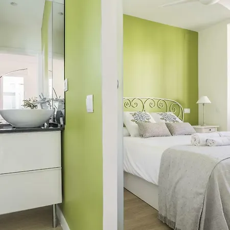 Bnbholder Stunning Terrace Centre Apartment