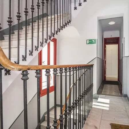 Bnbholder Stunning Terrace Centre Apartment