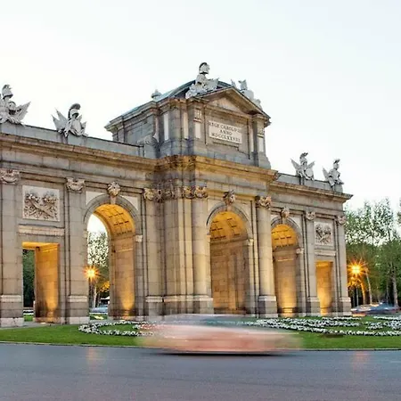 Luxury Puerta De Alcala And Serrano Street * Madrid