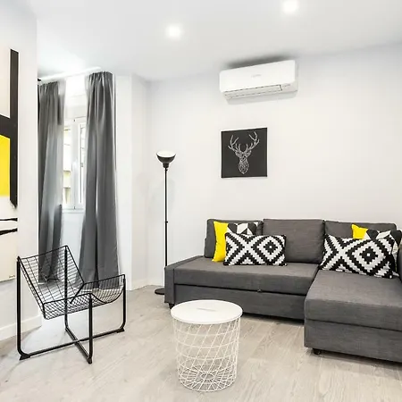 Bnbholder Black & Yellow Design Sol Apartment