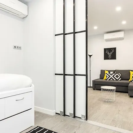 Bnbholder Black & Yellow Design Sol Apartment