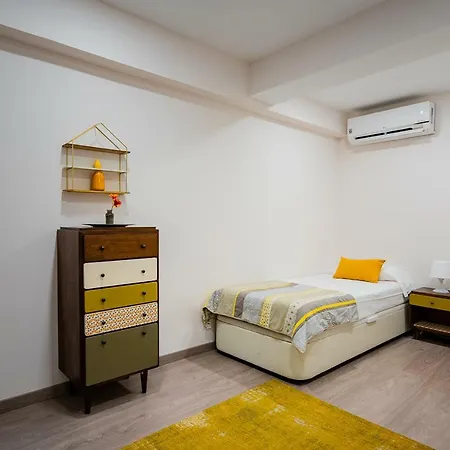 Exclusive Quietness In The Heart Of With Public Parking, Breakfast, 2 Bathrooms