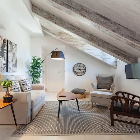 Friendly Echegaray Apartment *
