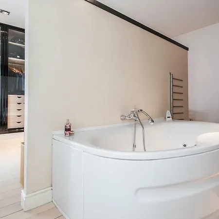 Cinema Exclusive - Sol Ii Collection - Elevenhost Apartment Madrid