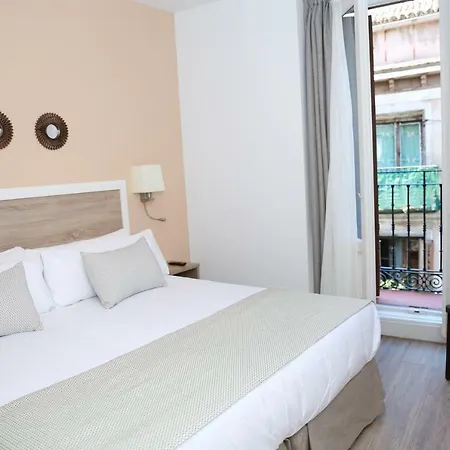 New Point Opera Aparthotel
