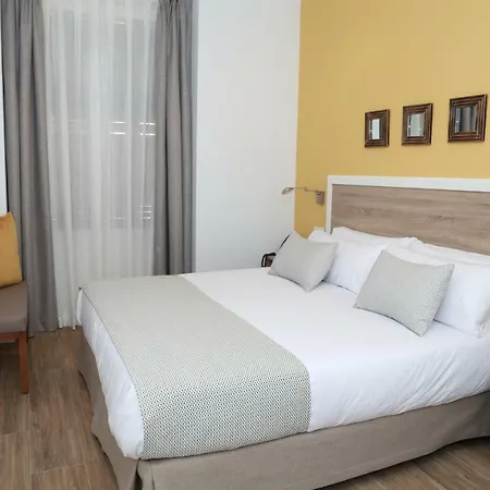 Aparthotel New Point Opera