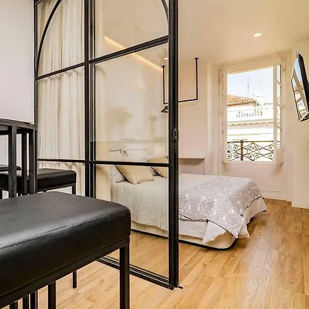 Unbeatable Views Of Puerta Del Sol By Batuecas Daire Madrid