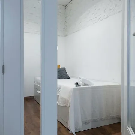 Chamberi - Plaza De Quevedo I - Elevenhost Madrid