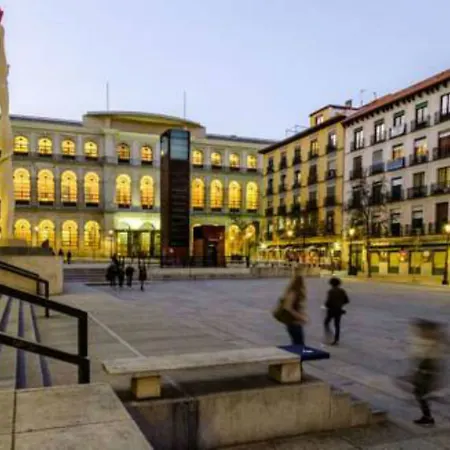 Museo Reina Sofia Apartment Madrid