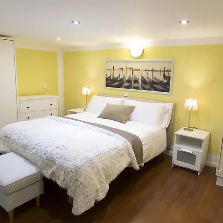 Forever Young Puerta Del Sol Apartment Madrid