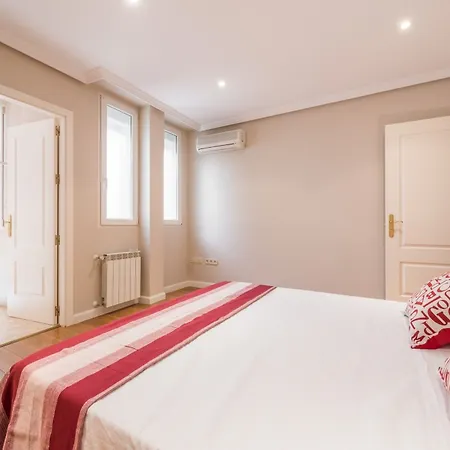 - Barrio De Letras Apartment *