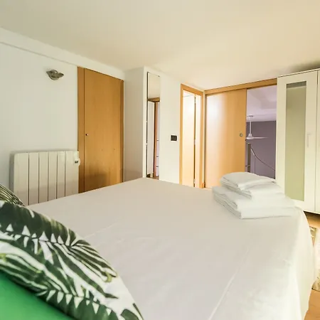 Apartment Teatro Calderon Center