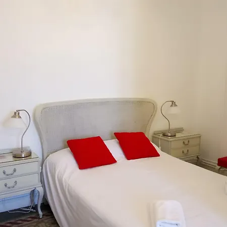 Imagine Apartment *
