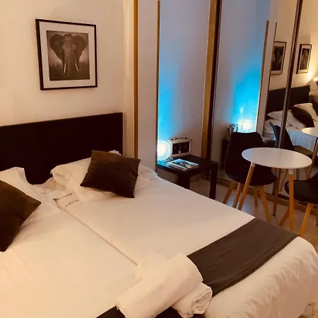 Stylish Aparthotel 3*