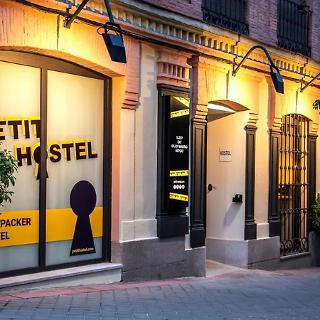 Petit La Latina (adults Only)