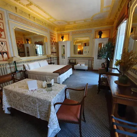 Escala Opera Guest house 3*