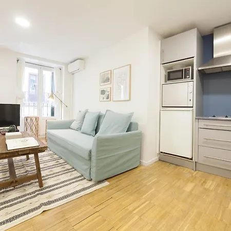 Bright & Cosy In Puerta Del Sol By Allo Housing. Madrid