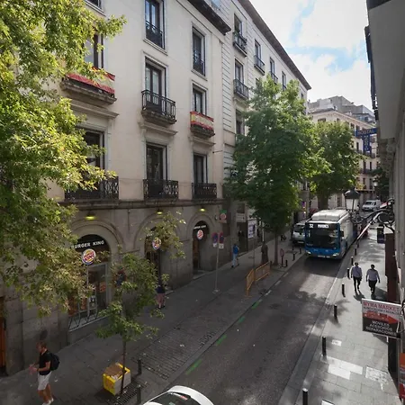 Bright & Cosy In Puerta Del Sol By Allo Housing. Madrid