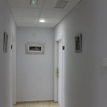 Barajas Plaza Hotel 3*