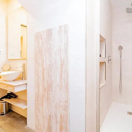 Marvelous Duplex 3 Bedrooms In La Latina By Batuecas