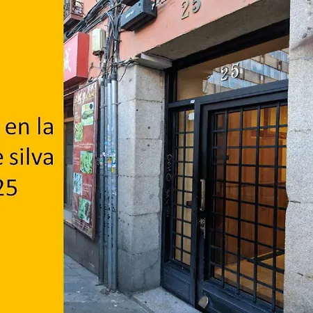 Y Estudio En La Calle Silva Madrid